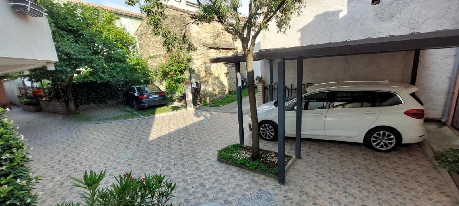 Apartma Mimi Dekani Екстериор снимка