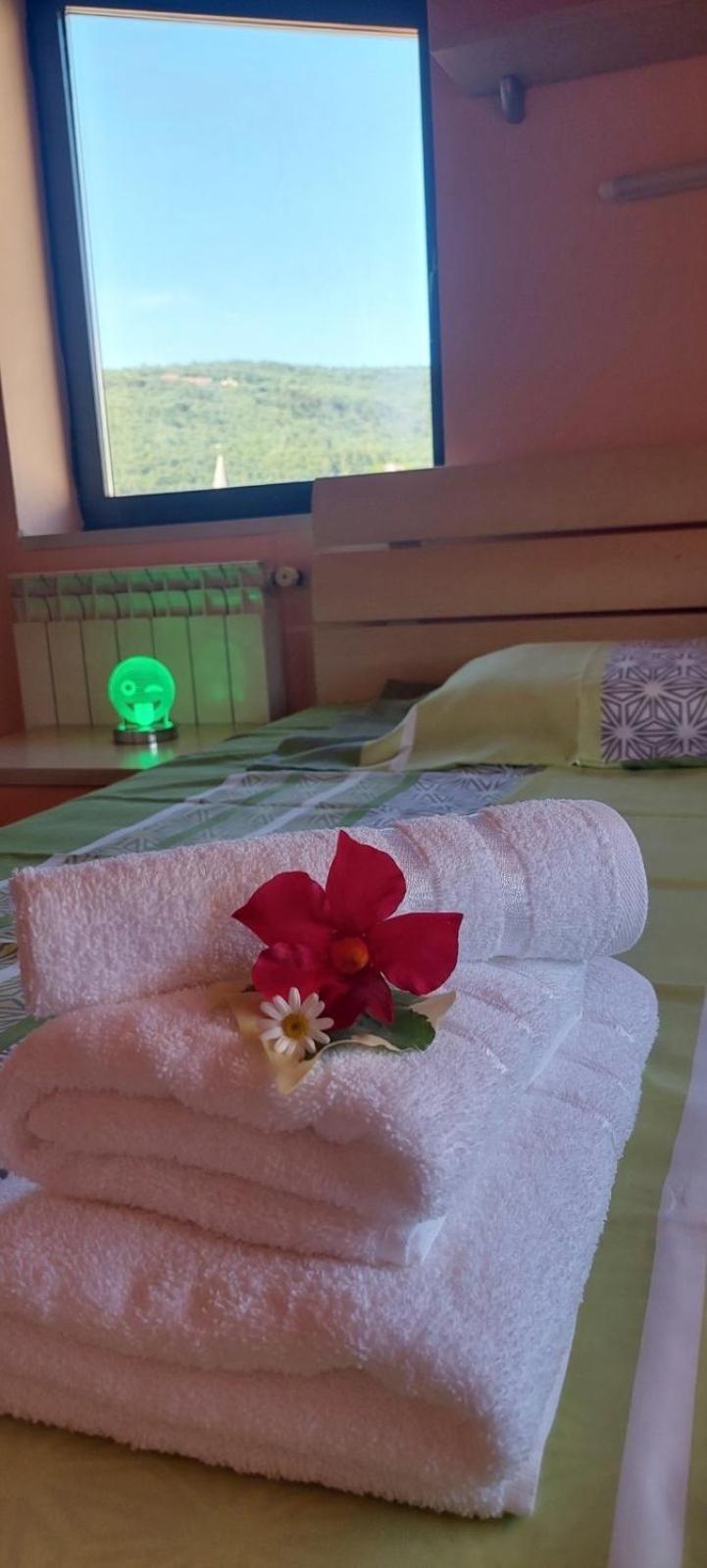 Apartma Mimi Dekani Екстериор снимка