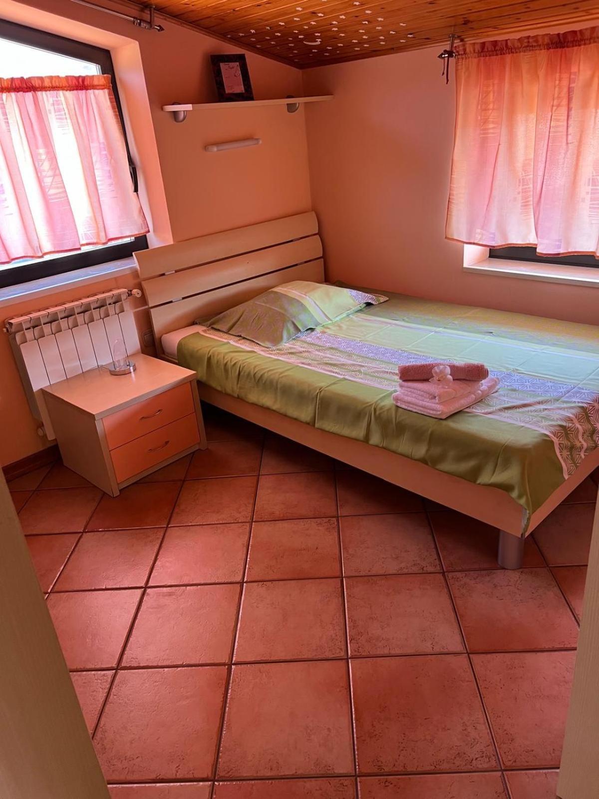 Apartma Mimi Dekani Екстериор снимка
