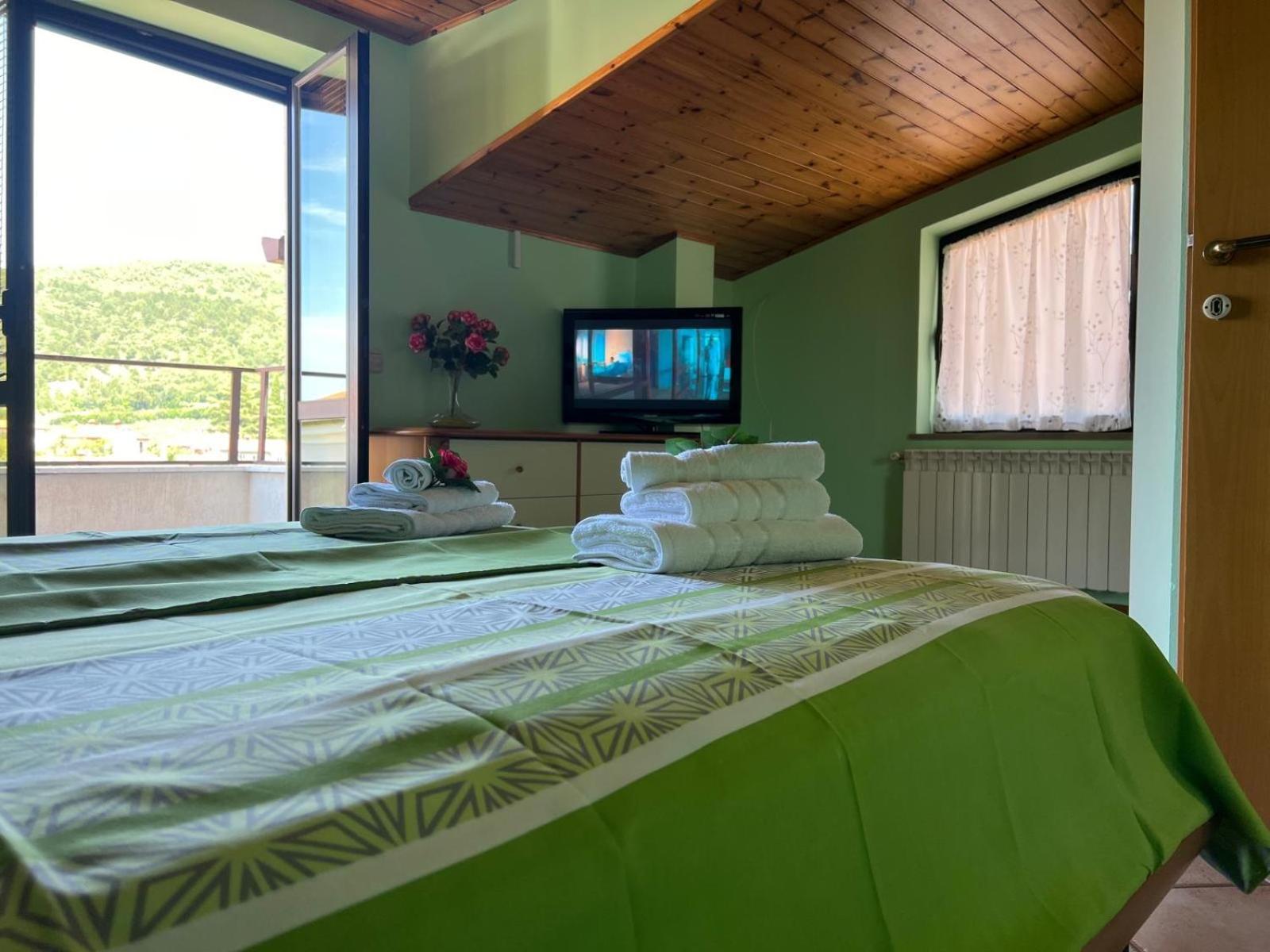 Apartma Mimi Dekani Екстериор снимка