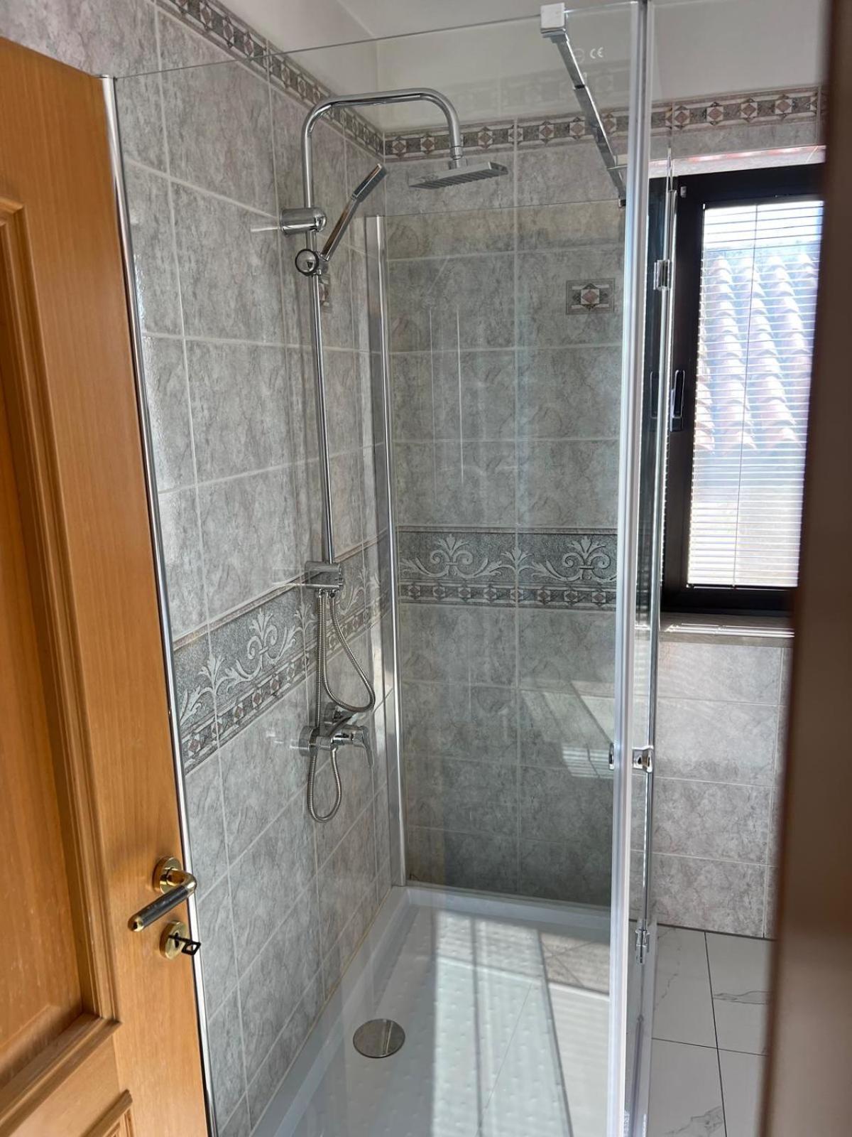 Apartma Mimi Dekani Екстериор снимка