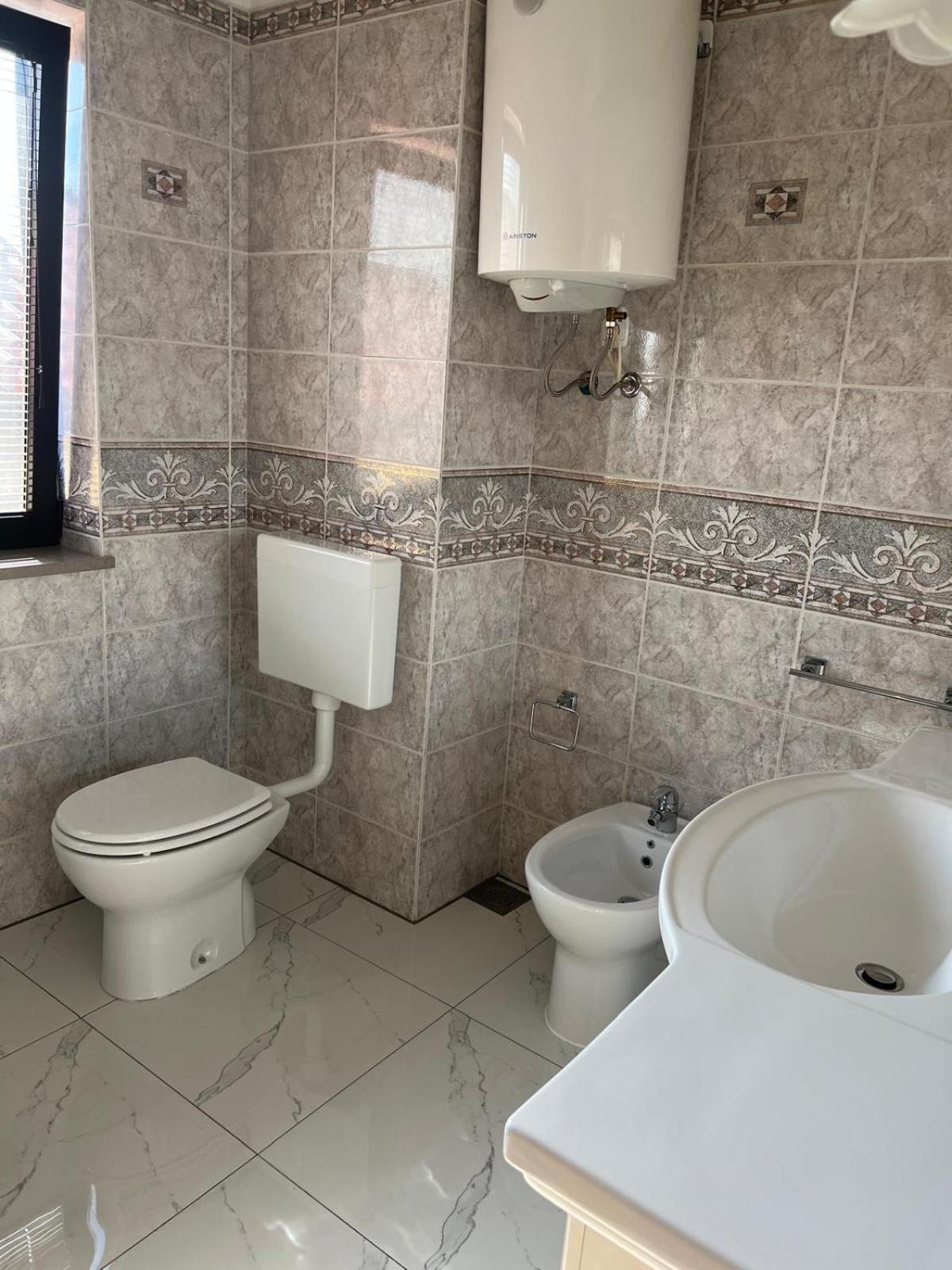 Apartma Mimi Dekani Екстериор снимка